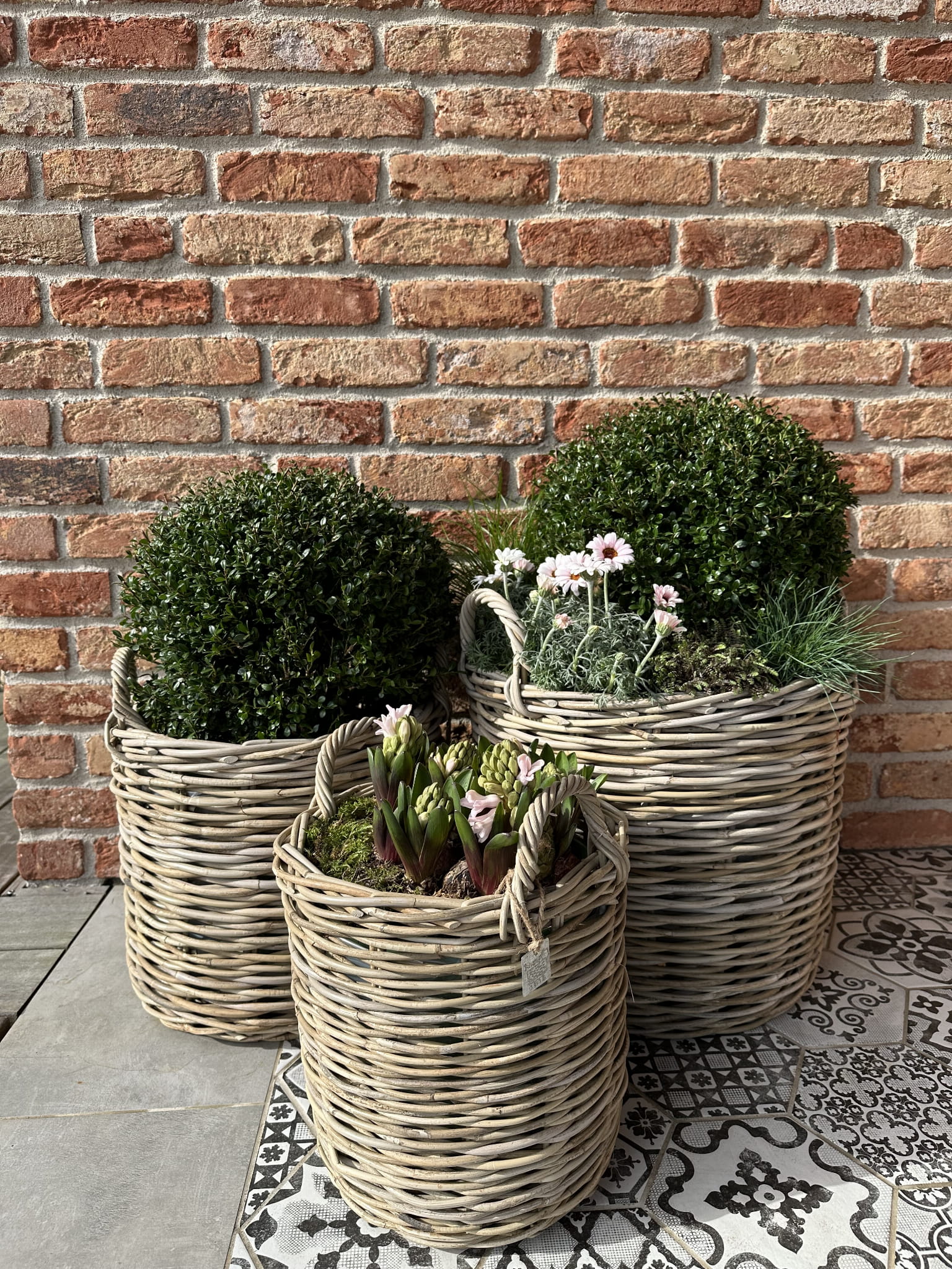 Zestaw 3  koszy ratanowych  okrągłych